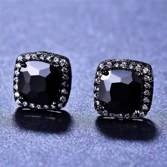 New Black gold filled Stud Earrings - Picture 2 of 3